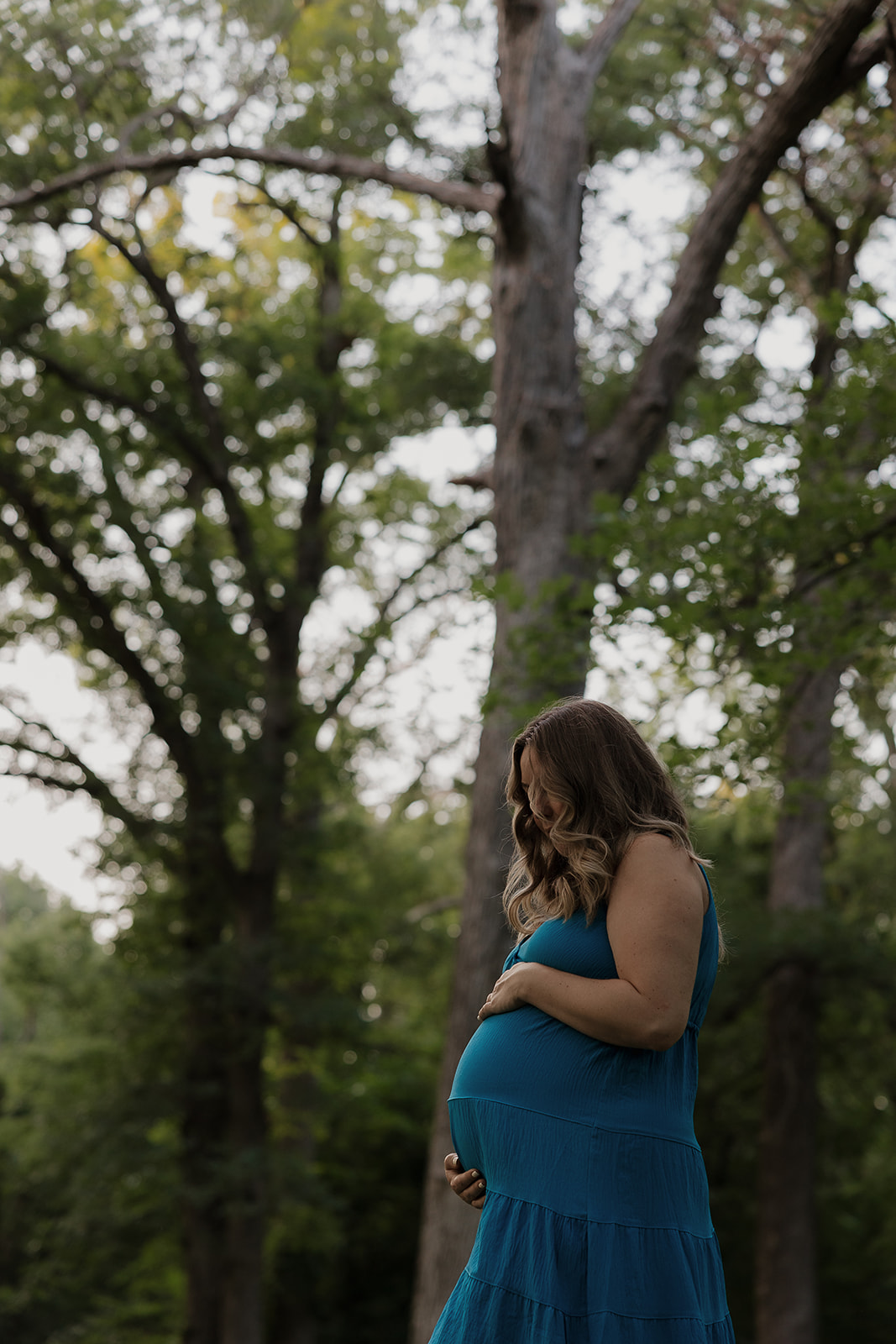 maternity portrait showing baby bump at 30 weeks pregnant